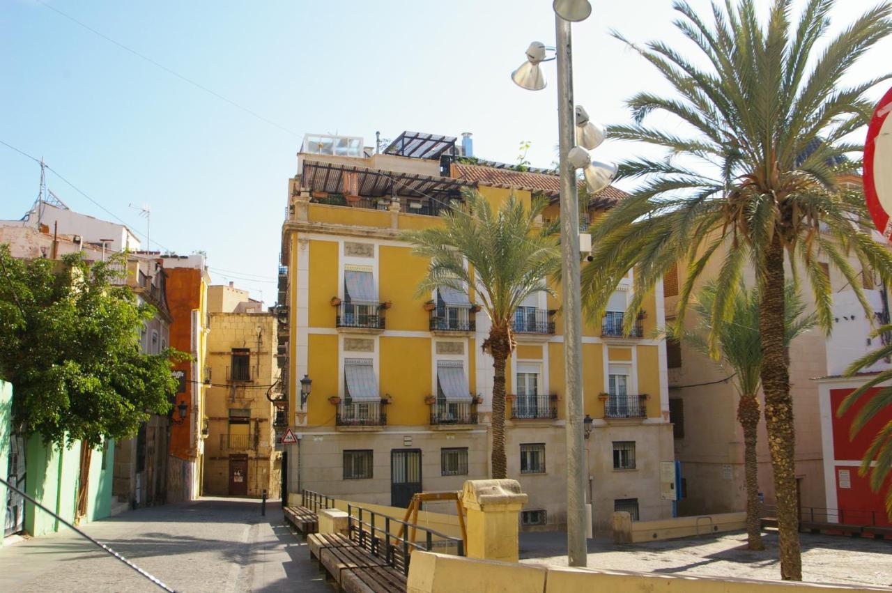 Apartmán Edificio Amarillo En El Barrio Alicante Exteriér fotografie