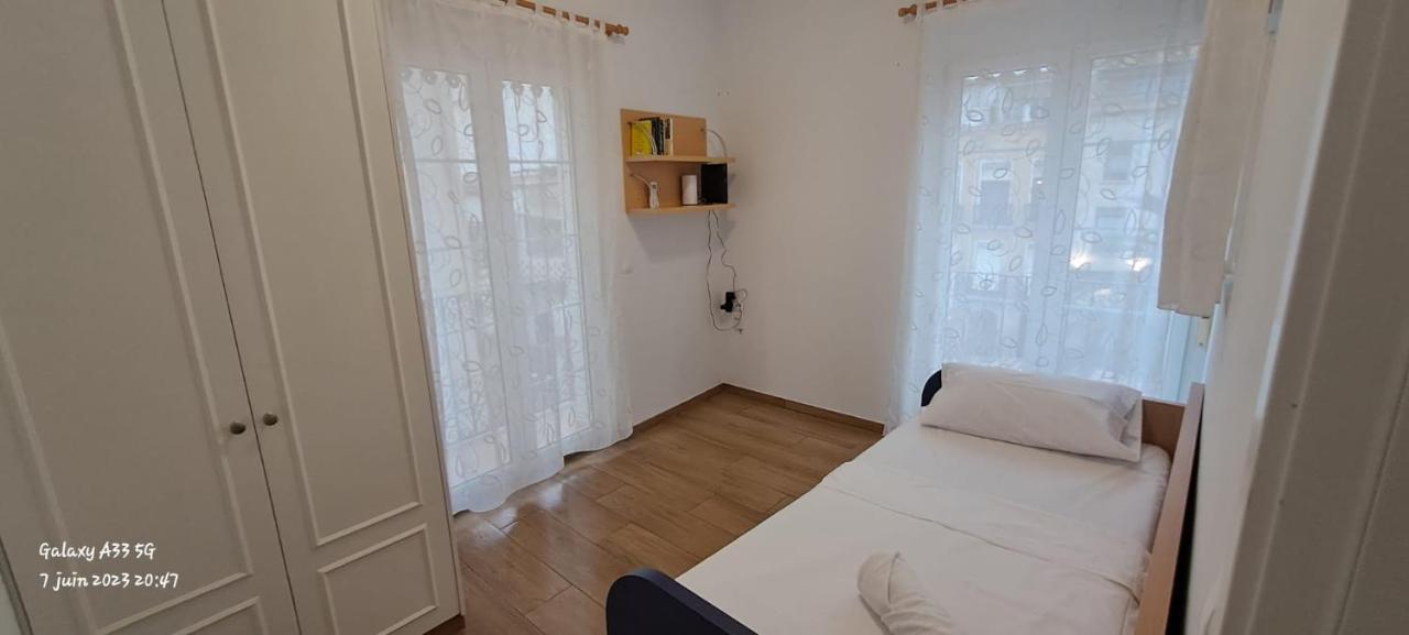 Apartmán Edificio Amarillo En El Barrio Alicante Exteriér fotografie