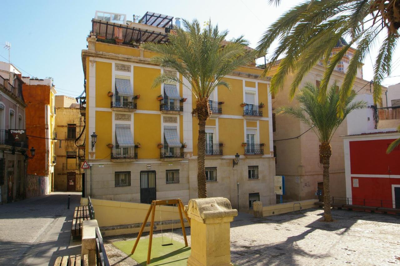 Apartmán Edificio Amarillo En El Barrio Alicante Exteriér fotografie