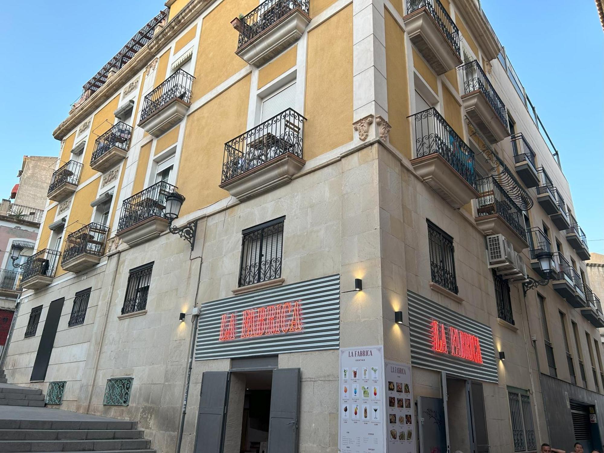 Apartmán Edificio Amarillo En El Barrio Alicante Exteriér fotografie